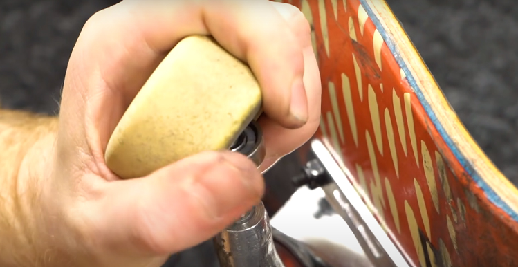 Quitar los rodamientos de las ruedas